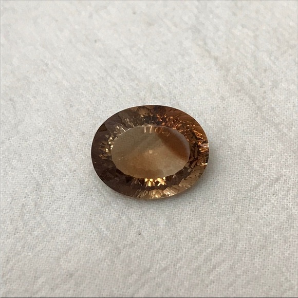 20.90 carat Natural Brown Topaz 19x15mm Oval Cut
Faceted Gemstone, Large stone - Picture 2 of 9